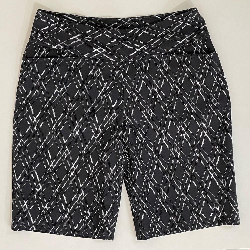 Tail Bermuda Golf Shorts Black Diamond Pattern Elastic Waist Band Womens Size 4